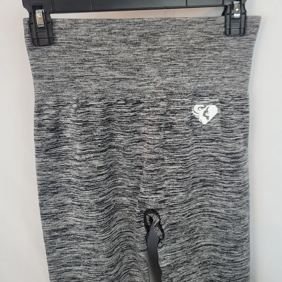 Women's Best Gray Leggings - Picture 2 of 7